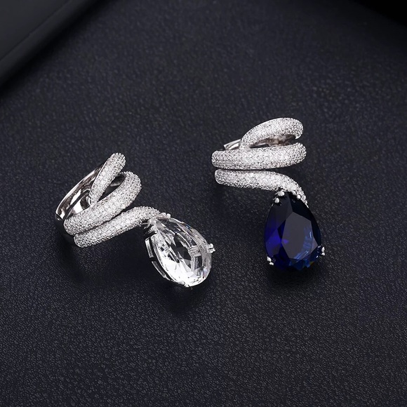 NIB 18kt White Gold Sapphire Diamond Swirl Ring - Picture 2 of 2